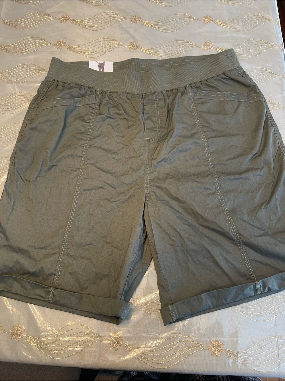 NWT briggs women’s cotton pull on short olive elastic waist pockets size large